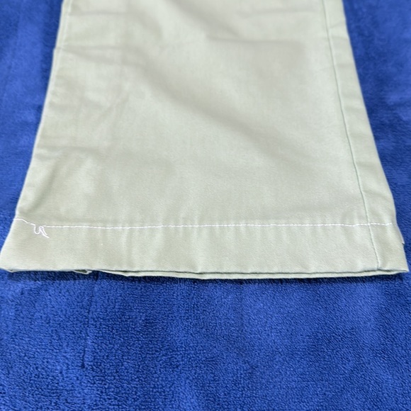 Scrub top and pants - Picture 3 of 9